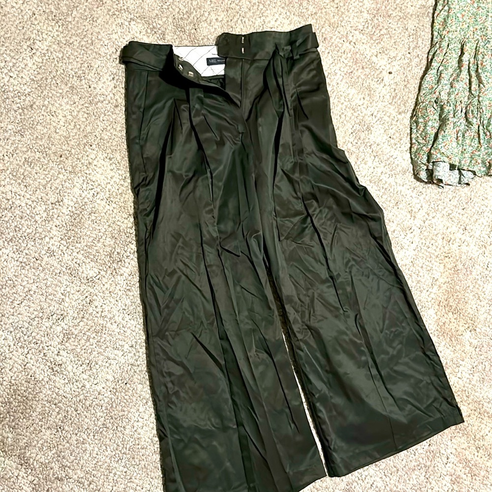 Dark green wide leg , cropped dressy pants